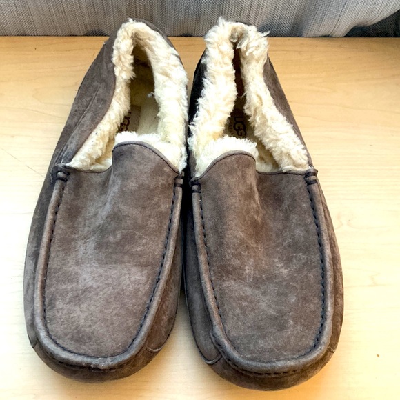 Mens UGG gray suede leather indoor outdoor slides in GUC minimal wear like new - Picture 2 of 8